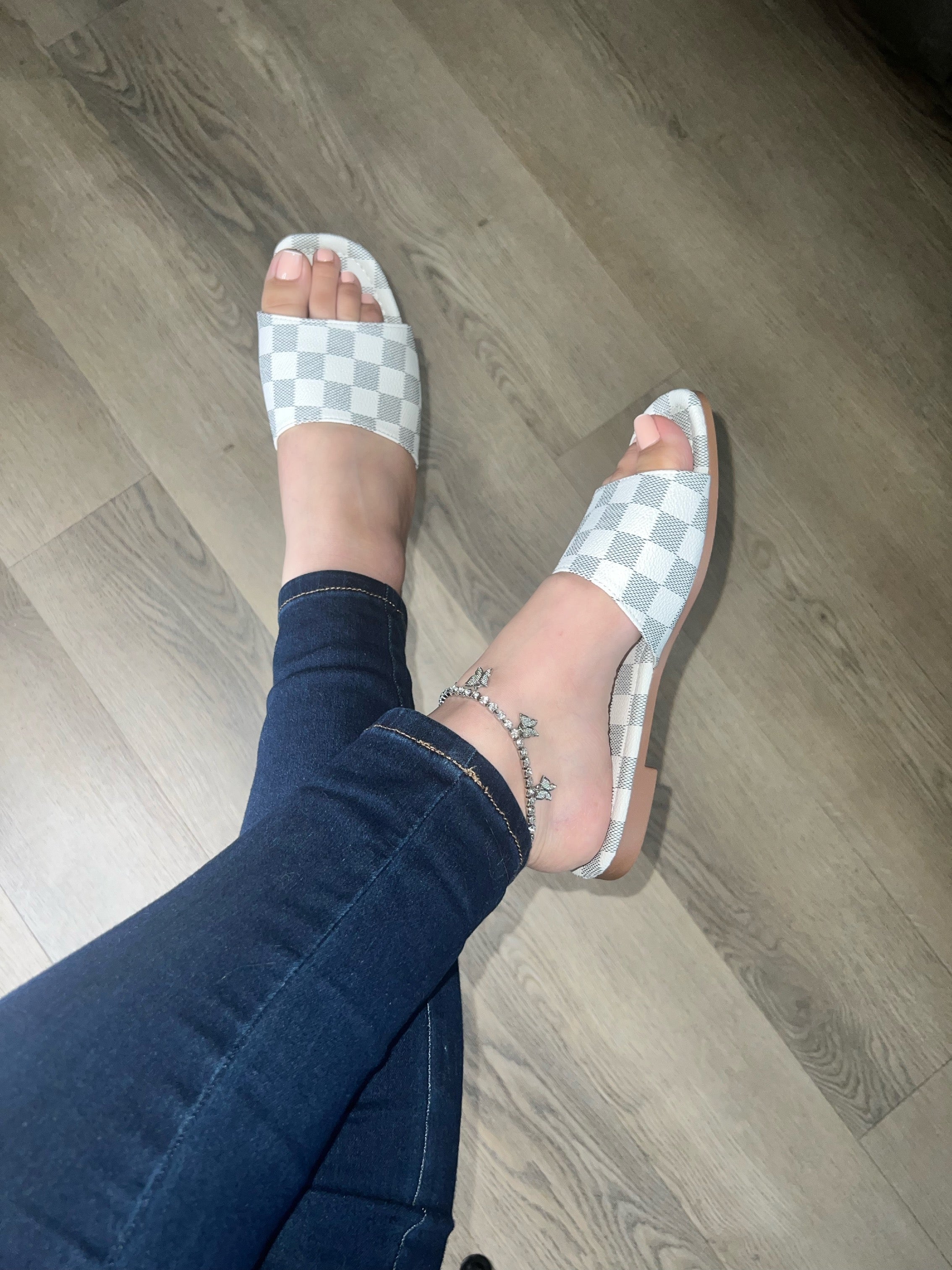 image_a9bb7939-14c8-4a9a-91a3-9016557b0492 Luisa Sandal - White - Image 1