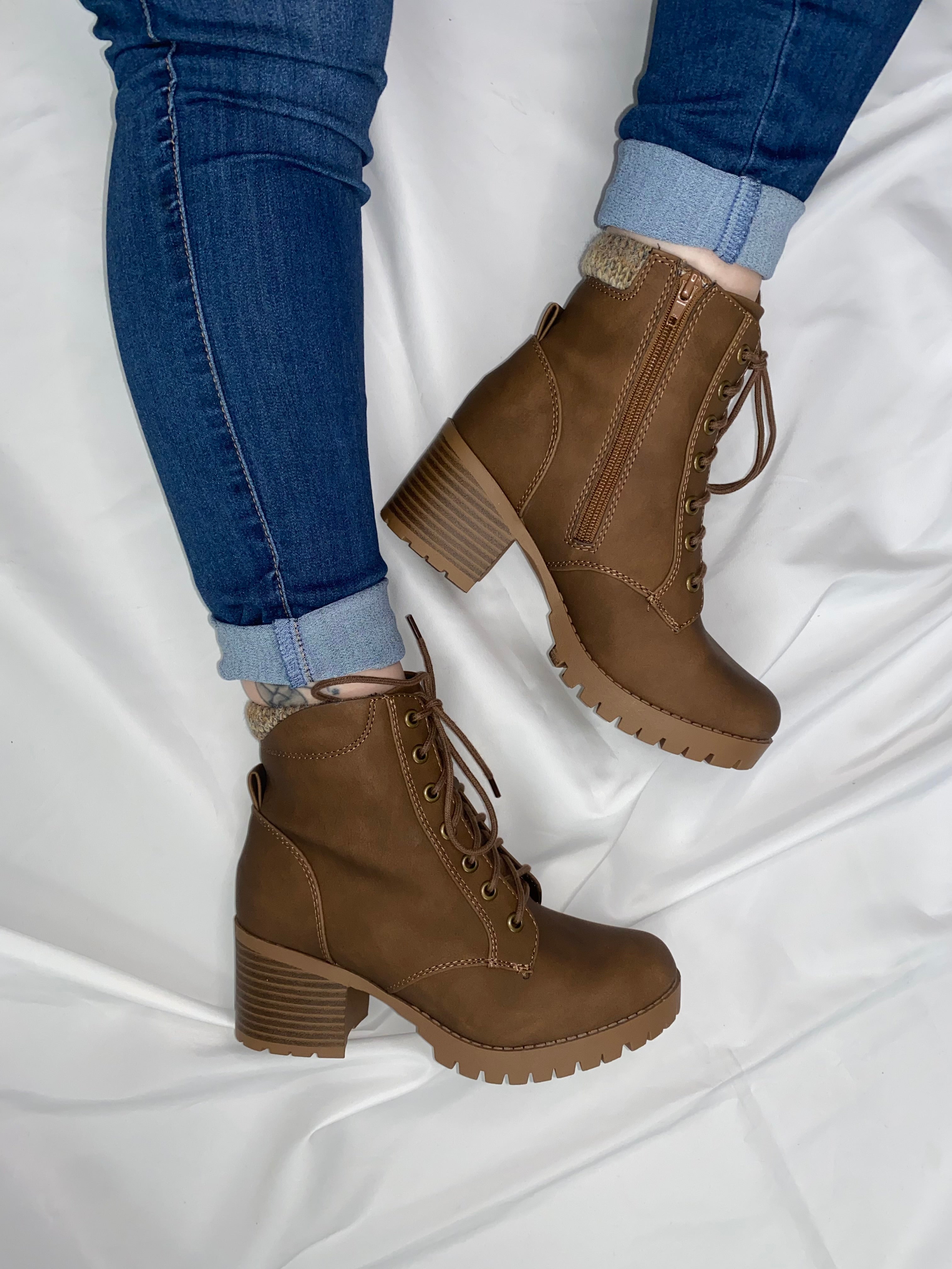 image_f2de56d1-09cb-4766-a827-32bc5d29c0f5 Apryl Boot - Light Brown - Image 1